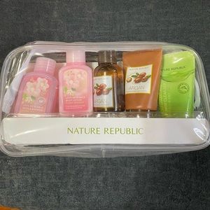 *NEW* Nature Republic Gift Set